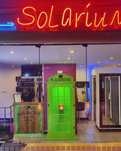 Yeşil Telefon kulübesi resim çekilmelik